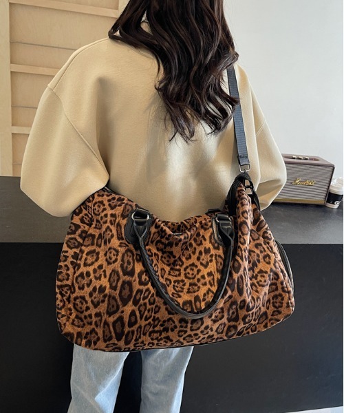 FREE STYLISTS(フリー スタイリスト)の「Y2K レオパード トラベルボストンバック /2WAY(ショルダーバッグ・レディース・レオパード・FREE)」の13枚目の写真