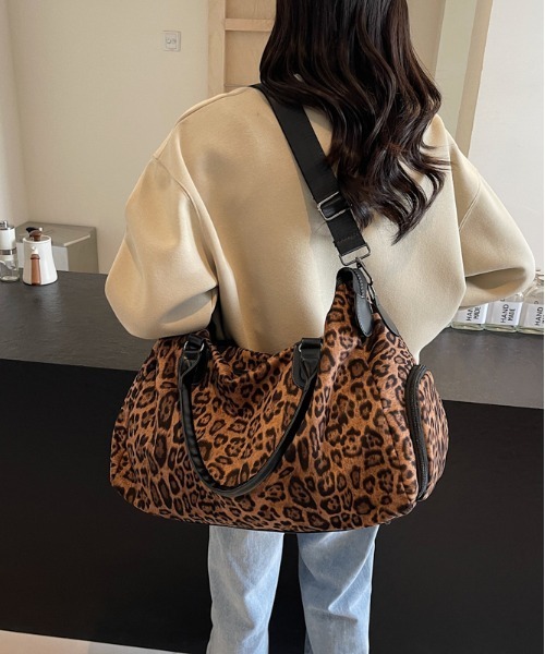 FREE STYLISTS(フリー スタイリスト)の「Y2K レオパード トラベルボストンバック /2WAY(ショルダーバッグ・レディース・レオパード・FREE)」の17枚目の写真