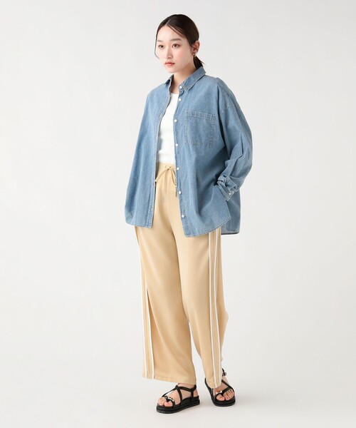 BEAMS HEART(ビームスハート)の「シアーデニム オーバーシャツ(シャツ/ブラウス・レディース・グレー/インディゴブルー/サックスブルー・FREE)」の9枚目の写真