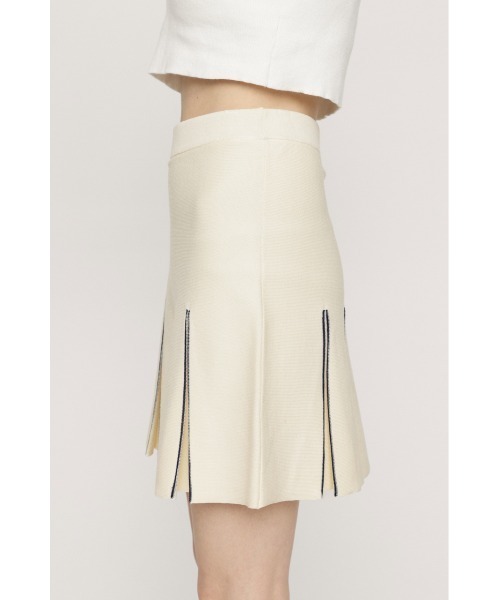 SLY(スライ)の「BICOLOR PLEATS S/SK【2BUY10%OFF】 バイカラープリーツショートスカート 春服(スカート・レディース・アイボリー/ブラック/杢グレー・1/2)」の8枚目の写真
