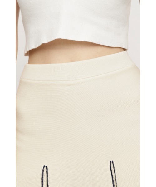 SLY(スライ)の「BICOLOR PLEATS S/SK【2BUY10%OFF】 バイカラープリーツショートスカート 春服(スカート・レディース・アイボリー/ブラック/杢グレー・1/2)」の11枚目の写真
