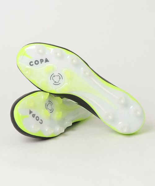 adidas（アディダス）の「コパ ピュア 3 ELITE AG / 人工芝用 / Copa Pure 3 Elite Artificial Grass Boots / アディダス adidas（スニーカー・メンズ・ブラック・28.5cm/26.5cm/28.0cm/26.0cm/25.5cm/27.0cm/27.5cm/25.0cm）」の4枚目の写真