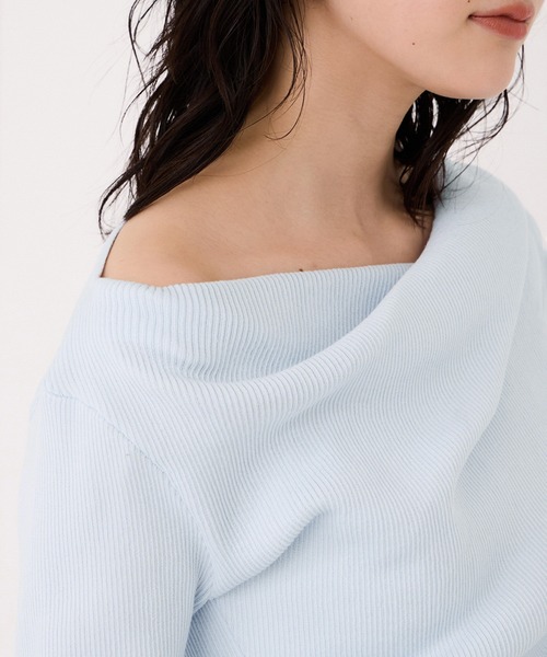 VIS(ビス)の「ドレープオフショルダーリブニット/イージーケア(ニット/セーター・レディース・オフホワイト/グレー/サックスブルー/ブラック・FREE)」の5枚目の写真