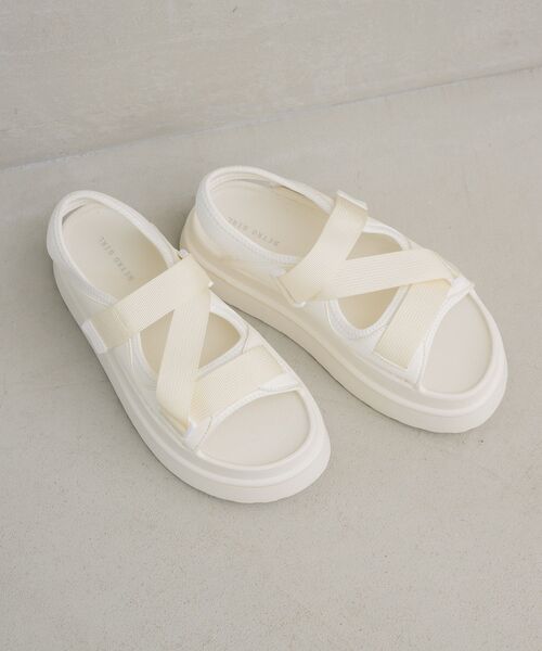 RETRO GIRL（レトロガール）の「スポーツサンダル（サンダル・レディース・ライトブラウン/オフホワイト/ブラック・LARGE/MEDIUM）」の5枚目の写真