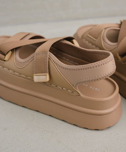 RETRO GIRL（レトロガール）の「スポーツサンダル（サンダル・レディース・ライトブラウン/オフホワイト/ブラック・LARGE/MEDIUM）」の16枚目の写真