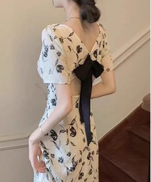 NoBelle（ノベル）の「花柄　バックカットリボンワンピース（ワンピース）」