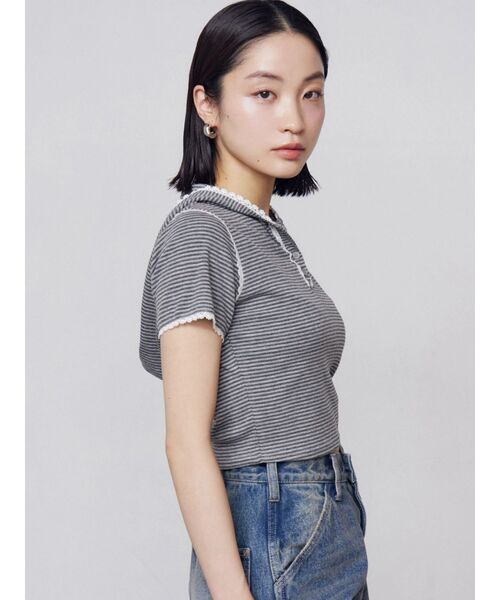 EMODA（エモダ）の「レースラインフーディトップス（Tシャツ/カットソー・レディース・グレー/レッド/ネイビー・FREE）」の14枚目の写真