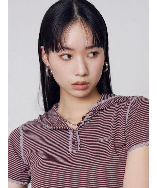 EMODA（エモダ）の「レースラインフーディトップス（Tシャツ/カットソー・レディース・グレー/レッド/ネイビー・FREE）」の18枚目の写真