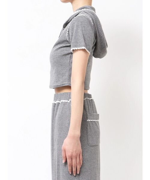 EMODA（エモダ）の「レースラインフーディトップス（Tシャツ/カットソー・レディース・グレー/レッド/ネイビー・FREE）」の13枚目の写真