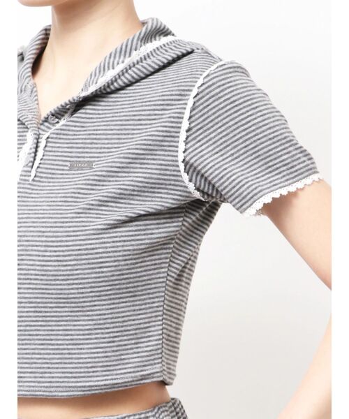 EMODA（エモダ）の「レースラインフーディトップス（Tシャツ/カットソー・レディース・グレー/レッド/ネイビー・FREE）」の10枚目の写真