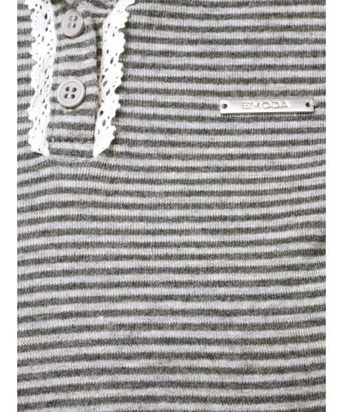 EMODA（エモダ）の「レースラインフーディトップス（Tシャツ/カットソー・レディース・グレー/レッド/ネイビー・FREE）」の4枚目の写真