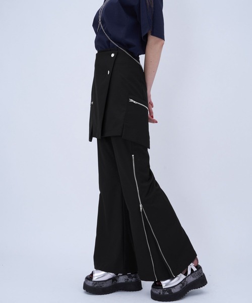 HARE（ハレ）の「ZIP2WAYミニスカツキフレアパンツ(HARE)（その他パンツ・レディース・グレー/ブラック・FREE）」の2枚目の写真