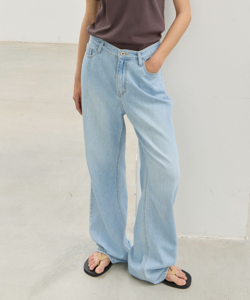 LEVAR(レバー)の「Seasonal Relaxed Tencel Denim - Light Blue(デニムパンツ・レディース・その他・M-Long/S-Long/S-Short/M-Short/XS-Short/XS-Long)」の2枚目の写真