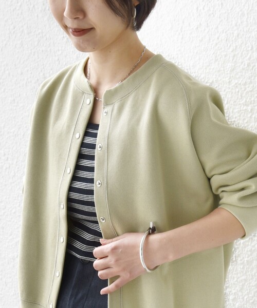 SHIPS(シップス)の「〈洗濯機可能〉コットン リブ スナップ ボタン カーディガン(カーディガン/ボレロ・レディース・ネイビー/ライトグリーン/オフホワイト・ONE SIZE)」の2枚目の写真