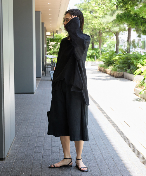 JOURNAL STANDARD（ジャーナルスタンダード）の「《追加》ソフトガーゼ2WAYビッグプルオーバー（シャツ/ブラウス・レディース・ブラック/ホワイト・FREE）」の10枚目の写真