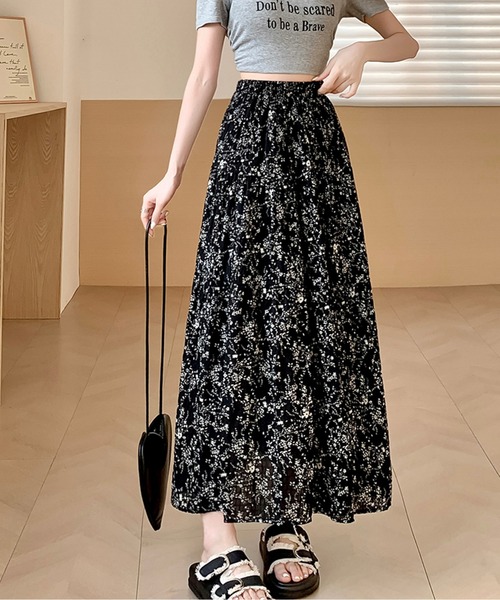 LUCPY(ラクピー)の「フラワープリントハイウエストロングスカート(スカート・レディース・ブラック/ホワイト・SMALL/MEDIUM/LARGE/X-LARGE)」の2枚目の写真