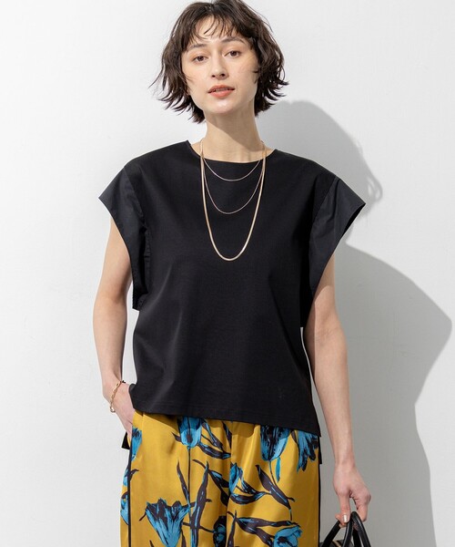 23区 S(ニジュウサンクチイサイサイズ)の「スムースデザイン タフタスリーブ カットソー(Tシャツ/カットソー・レディース・グレー系/ホワイト系/レッド系/ダルブルー系/ブラック系・32)」の2枚目の写真