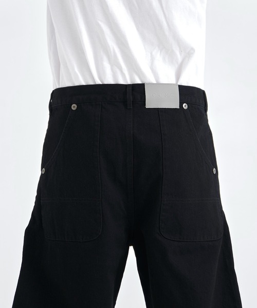 CONZ(コンズ)の「all black curve denim (mens)/オールブラック/レザーパッチ/バレルレッグシルエット/NVRFRGT(デニムパンツ・メンズ・ブラック・4/3/2/1)」の6枚目の写真