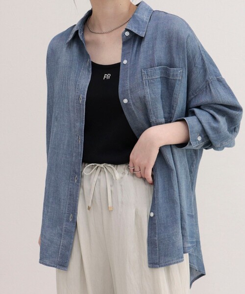 fredy emue（フレディエミュ）の「コットンボイルシアーデニムシャツ（シャツ/ブラウス・レディース・ネイビー/ブルー・38）」の2枚目の写真