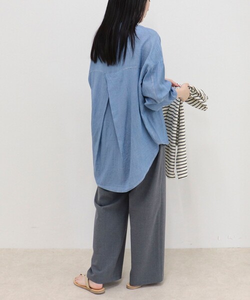 fredy emue（フレディエミュ）の「コットンボイルシアーデニムシャツ（シャツ/ブラウス・レディース・ネイビー/ブルー・38）」の6枚目の写真