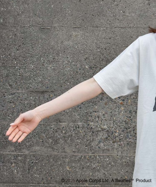 The Beatles(ザビートルズ)の「THE BEATLESツアープリントTシャツ(Tシャツ/カットソー・レディース・ホワイト/チャコール/ブルー・M/L)」の14枚目の写真