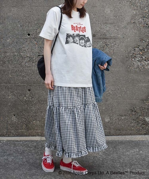 The Beatles(ザビートルズ)の「THE BEATLESツアープリントTシャツ(Tシャツ/カットソー・レディース・ホワイト/チャコール/ブルー・M/L)」の9枚目の写真