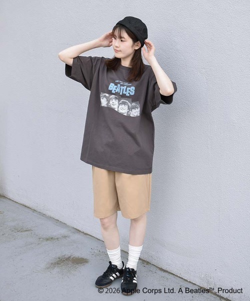 The Beatles(ザビートルズ)の「THE BEATLESツアープリントTシャツ(Tシャツ/カットソー・レディース・ホワイト/チャコール/ブルー・M/L)」の19枚目の写真