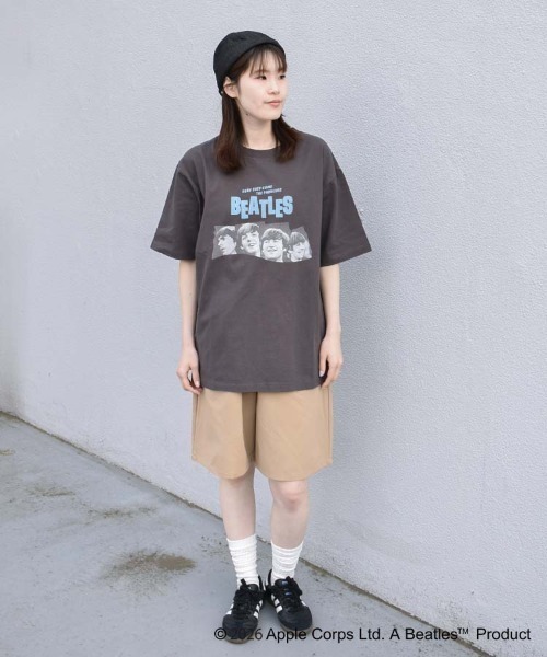 The Beatles(ザビートルズ)の「THE BEATLESツアープリントTシャツ(Tシャツ/カットソー・レディース・ホワイト/チャコール/ブルー・M/L)」の20枚目の写真