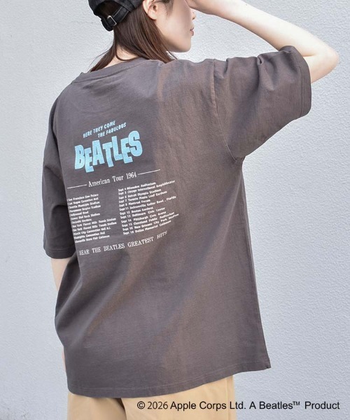 The Beatles(ザビートルズ)の「THE BEATLESツアープリントTシャツ(Tシャツ/カットソー・レディース・ホワイト/チャコール/ブルー・M/L)」の18枚目の写真