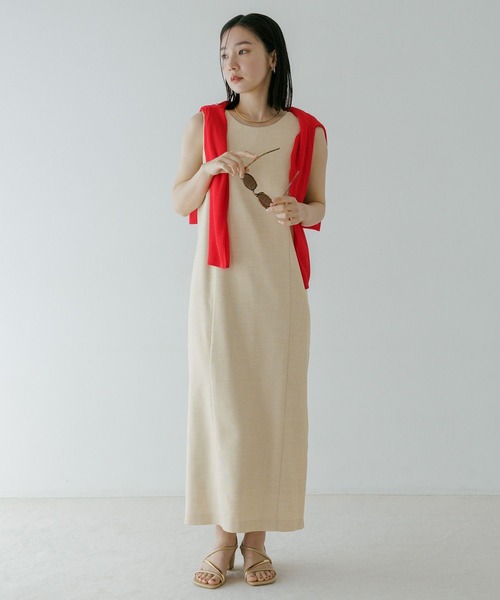 Andemiu（アンデミュウ）の「Iラインノースリーブワンピース656245（ワンピース・レディース・ブラウン/ベージュ・MEDIUM/SMALL）」の2枚目の写真