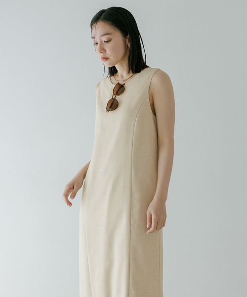 Andemiu（アンデミュウ）の「Iラインノースリーブワンピース656245（ワンピース・レディース・ブラウン/ベージュ・MEDIUM/SMALL）」の13枚目の写真
