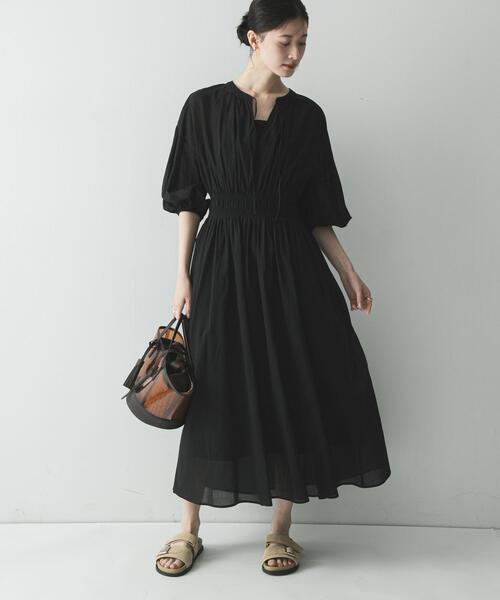 URBAN RESEARCH（アーバンリサーチ）の「コットンボイルシャーリングワンピース（ワンピース・レディース・ブラック/ブラウン・FREE）」の2枚目の写真