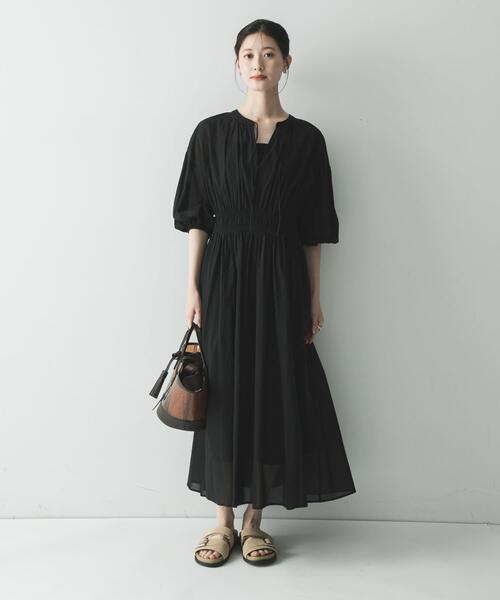 URBAN RESEARCH（アーバンリサーチ）の「コットンボイルシャーリングワンピース（ワンピース・レディース・ブラック/ブラウン・FREE）」の3枚目の写真
