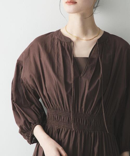 URBAN RESEARCH（アーバンリサーチ）の「コットンボイルシャーリングワンピース（ワンピース・レディース・ブラック/ブラウン・FREE）」の22枚目の写真