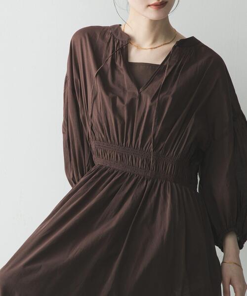 URBAN RESEARCH（アーバンリサーチ）の「コットンボイルシャーリングワンピース（ワンピース・レディース・ブラック/ブラウン・FREE）」の17枚目の写真