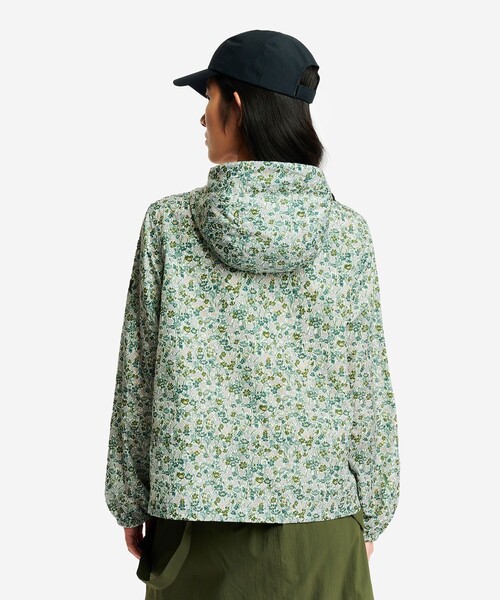 AIGLE(エーグル)の「【LIBERTY】撥水 フラワープリント エクストラライト フーディジャケット(ナイロンジャケット・レディース・ブルー/ピンク/モスグリーン・36/38/40)」の13枚目の写真
