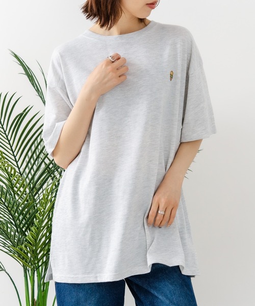 sanrio（サンリオ）の「【sanrio/サンリオ】【ゆったりルーズシルエット】日焼けキャラクター サガラ刺繍Tシャツ ハローキティ クロミ ポチャッコ y2k 平成レトロ（Tシャツ/カットソー・レディース・サックスブルー/オフホワイト/ライトグレー/スミクロ・LARGE/MEDIUM）」の5枚目の写真