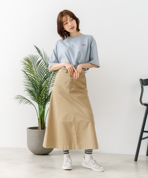 sanrio（サンリオ）の「【sanrio/サンリオ】【ゆったりルーズシルエット】日焼けキャラクター サガラ刺繍Tシャツ ハローキティ クロミ ポチャッコ y2k 平成レトロ（Tシャツ/カットソー・レディース・サックスブルー/オフホワイト/ライトグレー/スミクロ・LARGE/MEDIUM）」の13枚目の写真