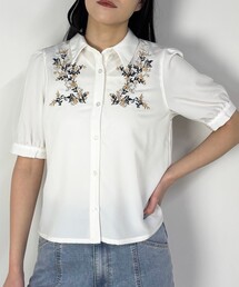 NICOLE CLUB（ニコル　クラブ）の「ボタニカル刺繍ブラウス（シャツ/ブラウス）」