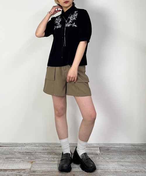 NICOLE CLUB（ニコル　クラブ）の「ボタニカル刺繍ブラウス（シャツ/ブラウス・レディース・ライトグリーン/ブラック/オフホワイト・M）」の9枚目の写真