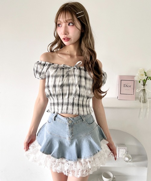 Loueme（ルエム）の「【チェック＆無地】シャーリング2WAYオフショルダートップス（シャツ/ブラウス・レディース・ブラック系その他/ホワイト/ホワイト系その他/ブラック・FREE）」の3枚目の写真