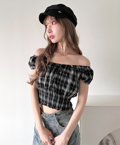 Loueme（ルエム）の「【チェック＆無地】シャーリング2WAYオフショルダートップス（シャツ/ブラウス・レディース・ブラック系その他/ホワイト/ホワイト系その他/ブラック・FREE）」の6枚目の写真