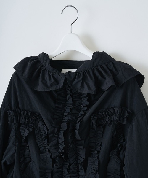 CONZ(コンズ)の「【naokitomizuka(ナオキトミヅカ)】Nylon frilled mountain parka(パーカー・レディース・ブラック/ホワイト・34)」の12枚目の写真