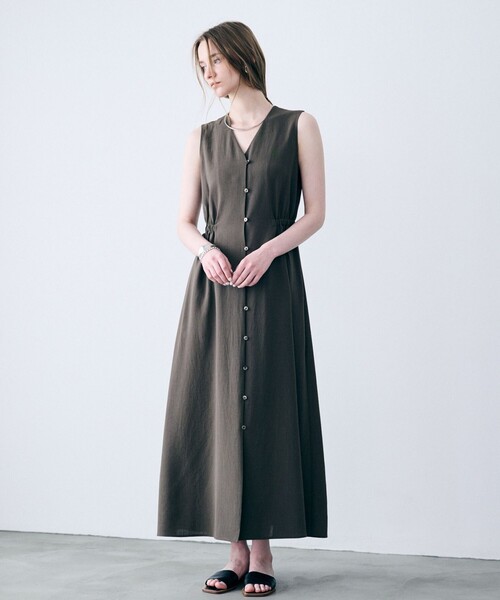 uncrave(アンクレイヴ)の「ドライタッチトロ ワンピース(ワンピース・レディース・ベージュ系/アイボリー系/ブラック系・0/1)」の3枚目の写真
