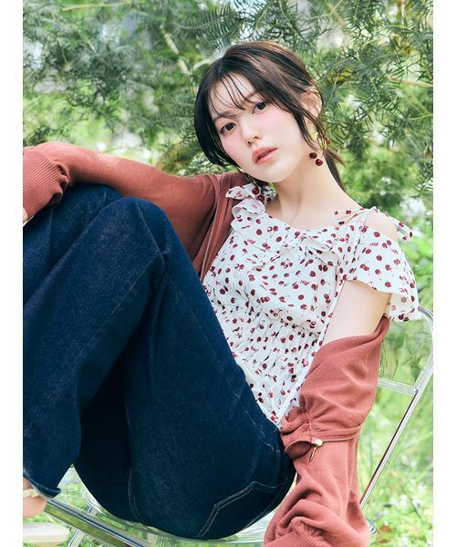 SNIDEL（スナイデル）の「【STYLE UP PANTS】フレアデニム（デニムパンツ・レディース・ブラウン/ブラック/インディゴブルー/ブルー・2/1/0）」の5枚目の写真