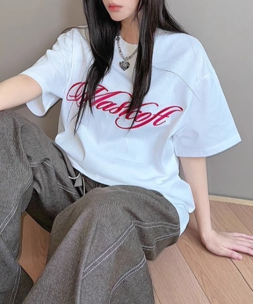 Vipoa(ヴィポア)の「Lettering Tshirt(Tシャツ/カットソー・レディース・ブラック/グレー/ネイビー/ホワイト・FREE)」の2枚目の写真