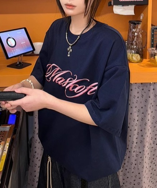 Vipoa(ヴィポア)の「Lettering Tshirt(Tシャツ/カットソー・レディース・ブラック/グレー/ネイビー/ホワイト・FREE)」の5枚目の写真