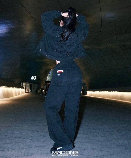 MWOONG(ムン)の「Oksuroad Washed Black Denim Trucker Jacket(デニムジャケット・レディース・その他・M1/M2)」の11枚目の写真