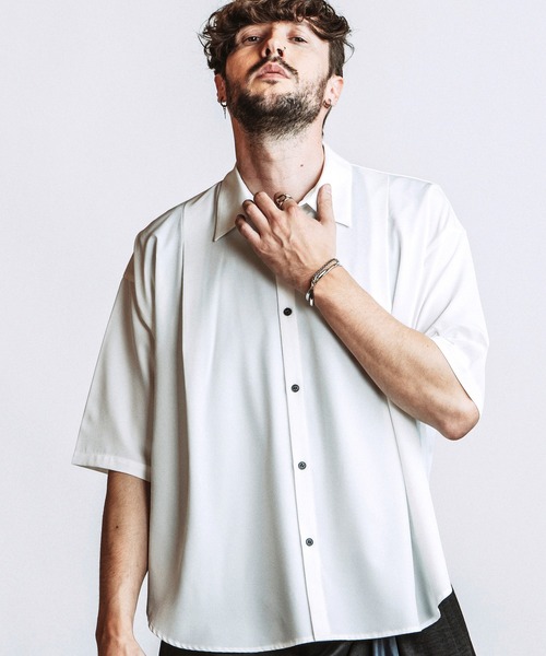 NO ID.(ノーアイディ)の「【NO ID.】Tuck Drape Half Sleeve BIG Shirt / タック ドレープ ハーフスリーブ ビッグ シャツ(シャツ/ブラウス・メンズ・ブラック/その他22/ホワイト・ONE SIZE)」の2枚目の写真