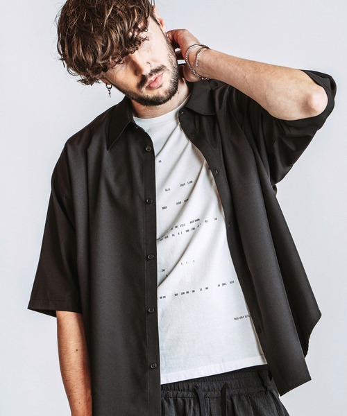 NO ID.(ノーアイディ)の「【NO ID.】Tuck Drape Half Sleeve BIG Shirt / タック ドレープ ハーフスリーブ ビッグ シャツ(シャツ/ブラウス・メンズ・ブラック/その他22/ホワイト・ONE SIZE)」の1枚目の写真